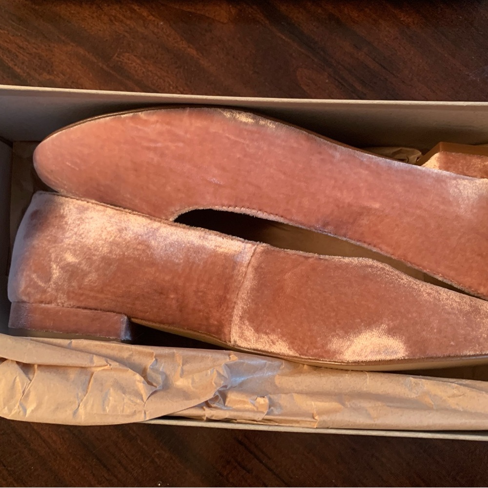 New in box! Madewell mini heel flats in velvet